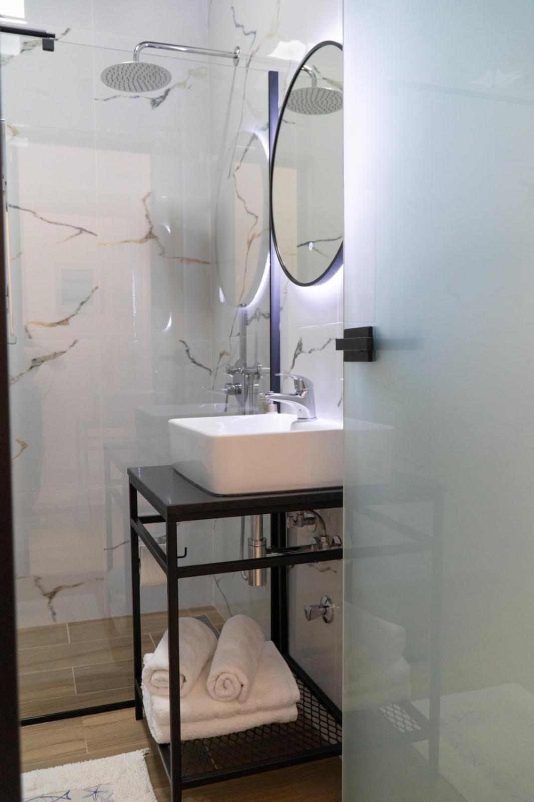 Ostria 2 Appartement Sarandë Buitenkant foto